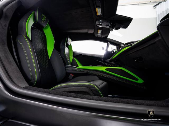 Used 2024 Lamborghini Revuelto AWD/4WD image 43