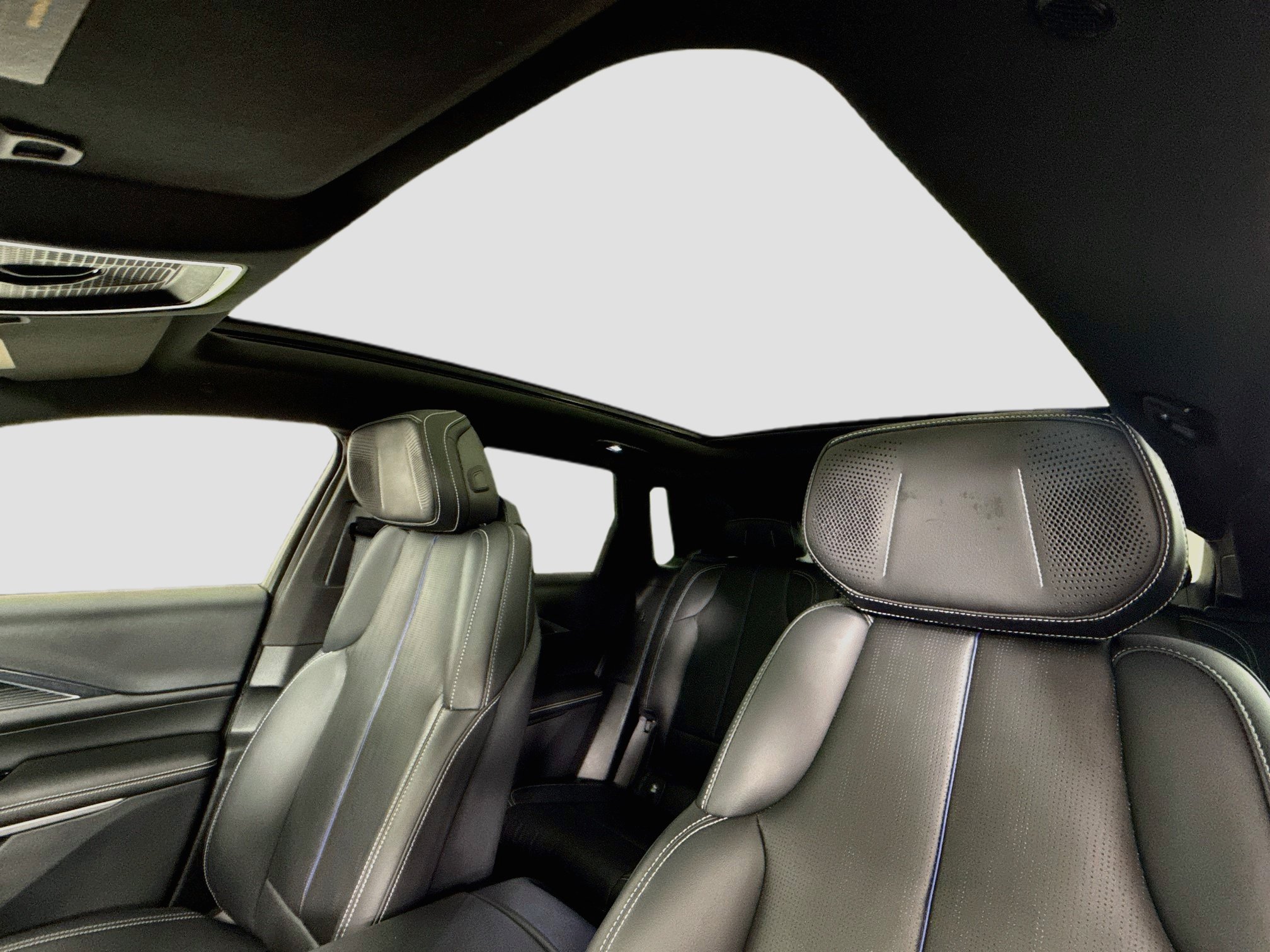 Used 2024 Cadillac Lyriq Sport RWD image 25