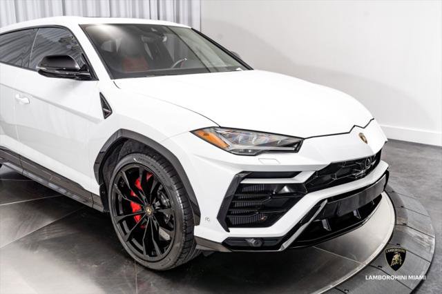 Used 2022 Lamborghini Urus image 2