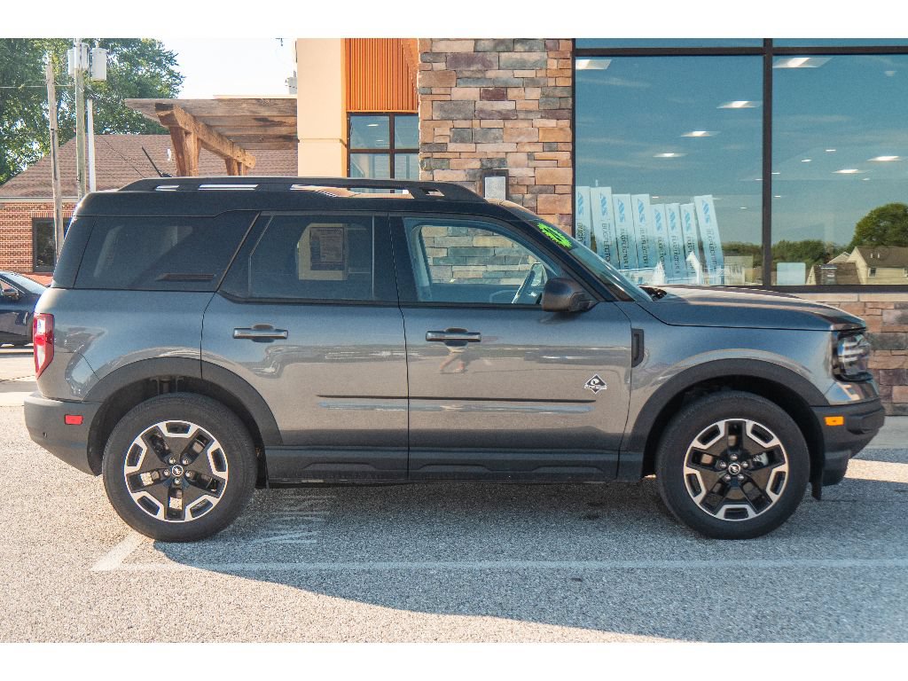 Used 2024 Ford Bronco Sport Outer Banks w/ Tech Package AWD/4WD image 2