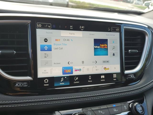 New 2026 Chrysler Pacifica Select image 9