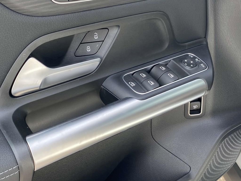 Certified 2025 Mercedes-Benz GLA 250 image 19