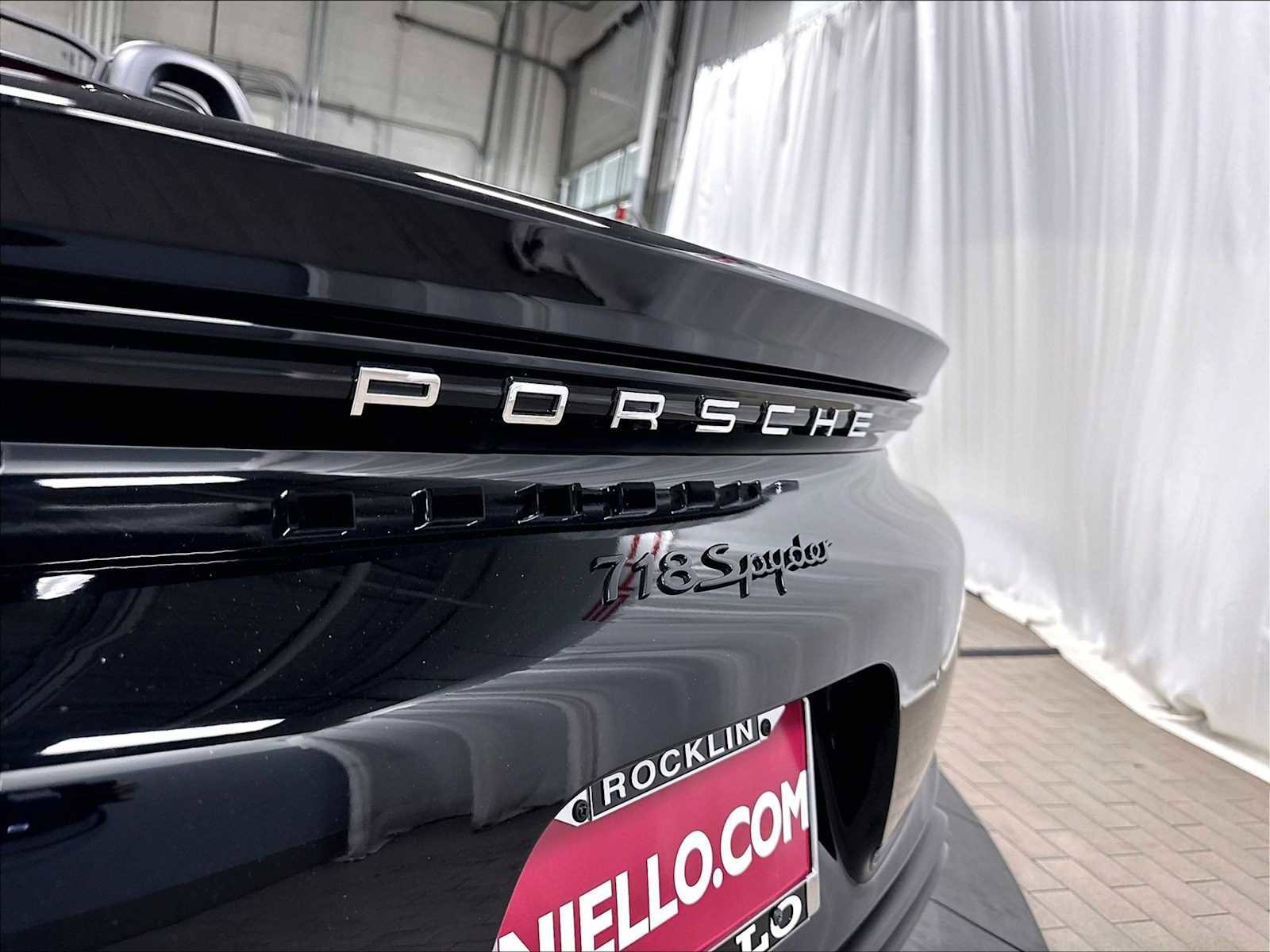 Used 2021 Porsche 718 Boxster Spyder RWD image 31