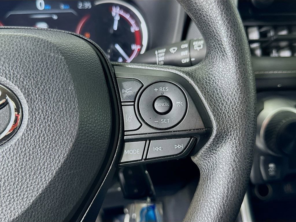 Used 2024 Toyota RAV4 LE image 21