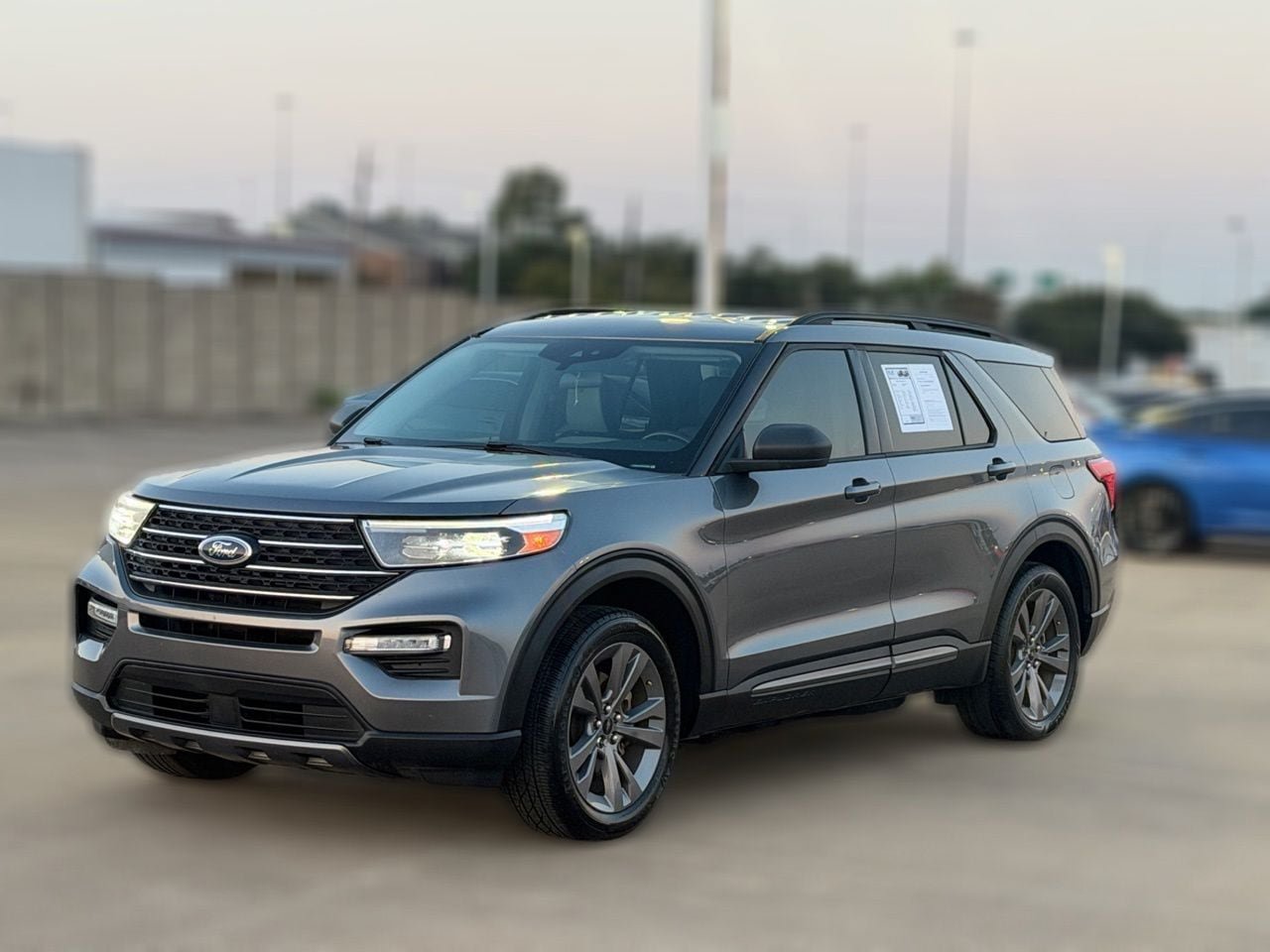 Used 2021 Ford Explorer XLT w/ Equipment Group 202A RWD image 3