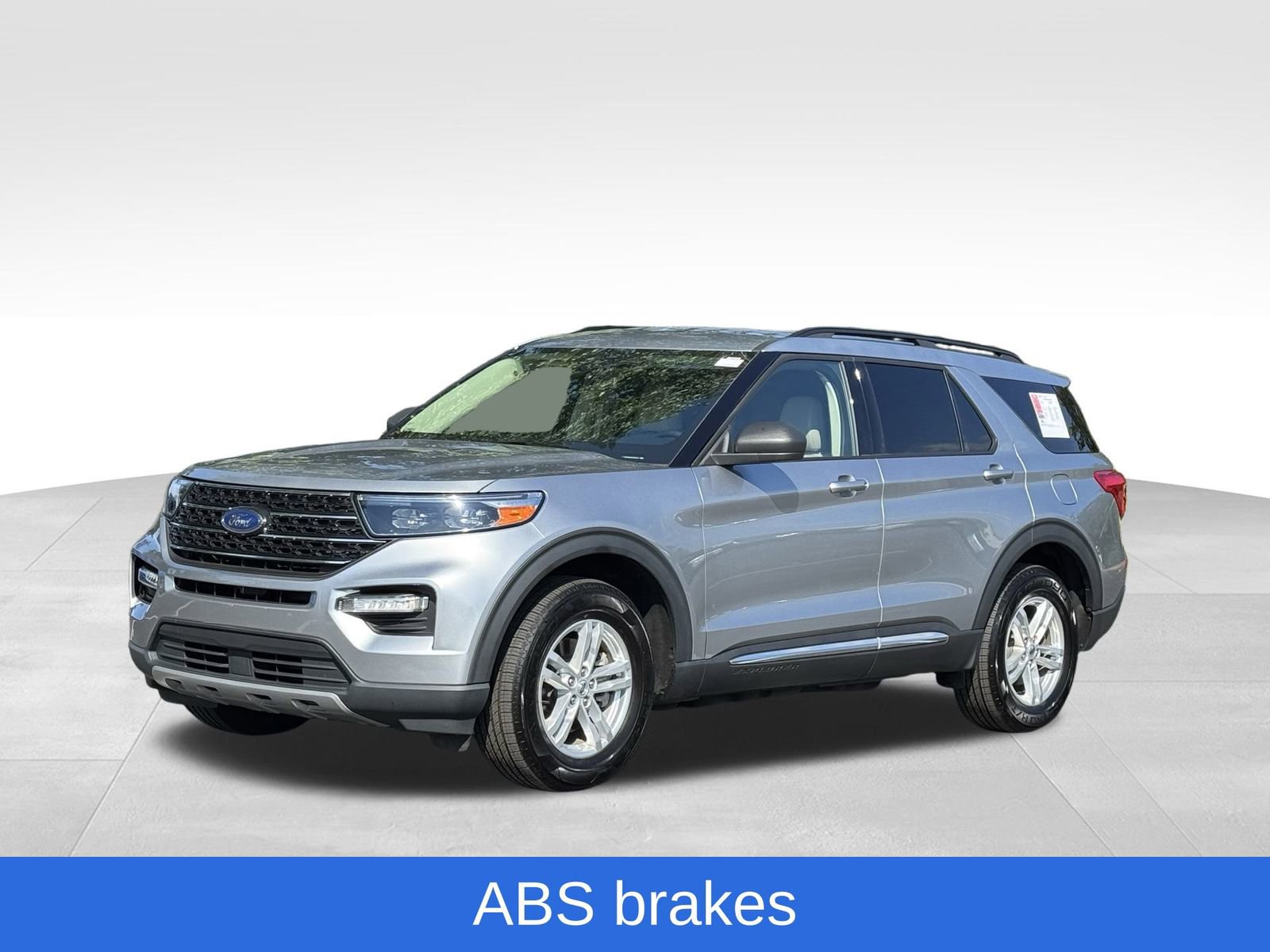 Used 2023 Ford Explorer XLT w/ Equipment Group 202A image 41