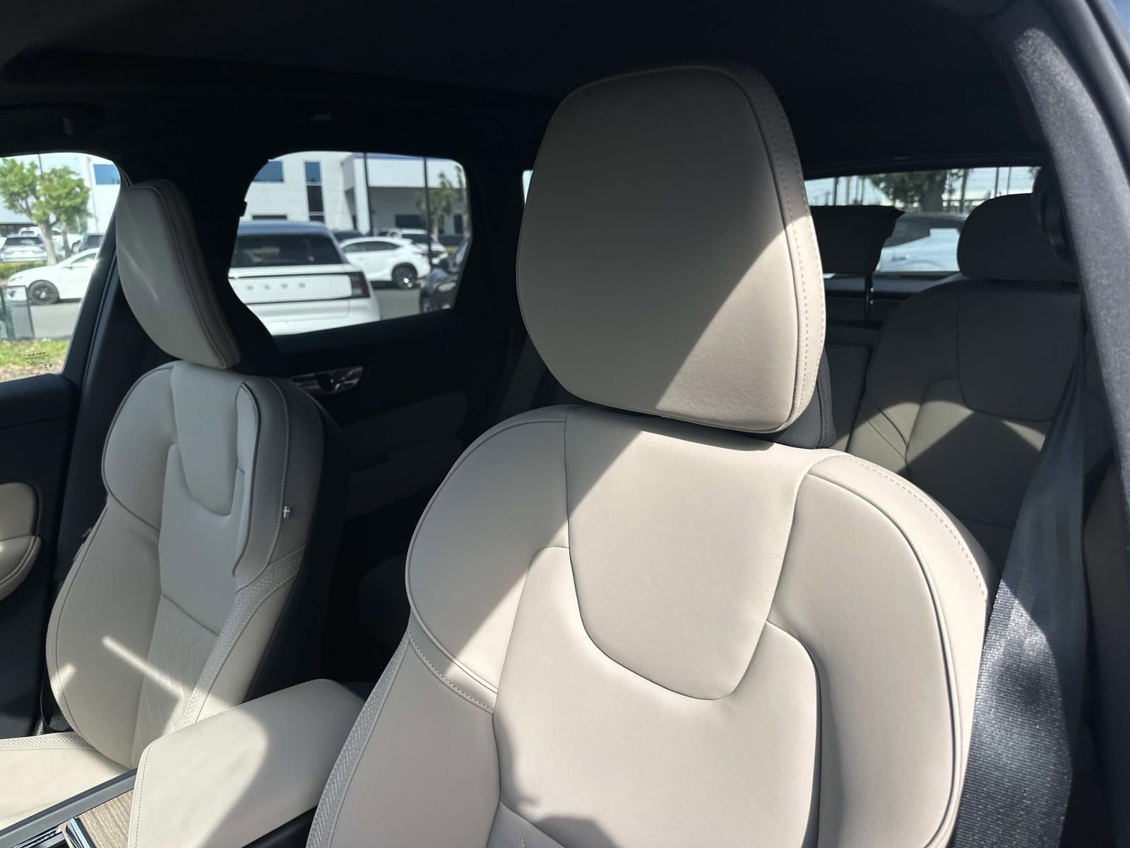 New 2026 Volvo XC60 B5 Plus w/ Climate Package AWD/4WD image 15