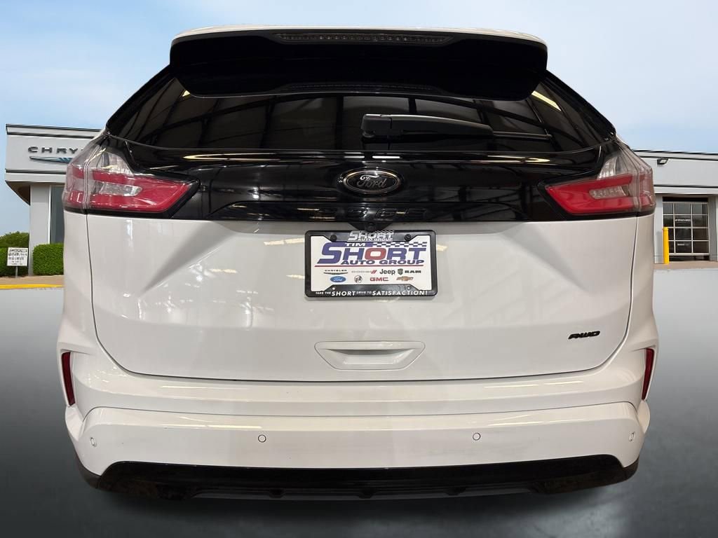 Used 2022 Ford Edge SE w/ Black Appearance Package image 4