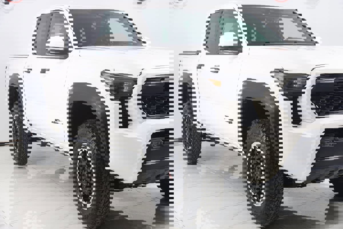 Used 2024 Toyota Tacoma TRD Off-Road image 36