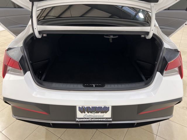Used 2024 Hyundai Elantra SEL image 13