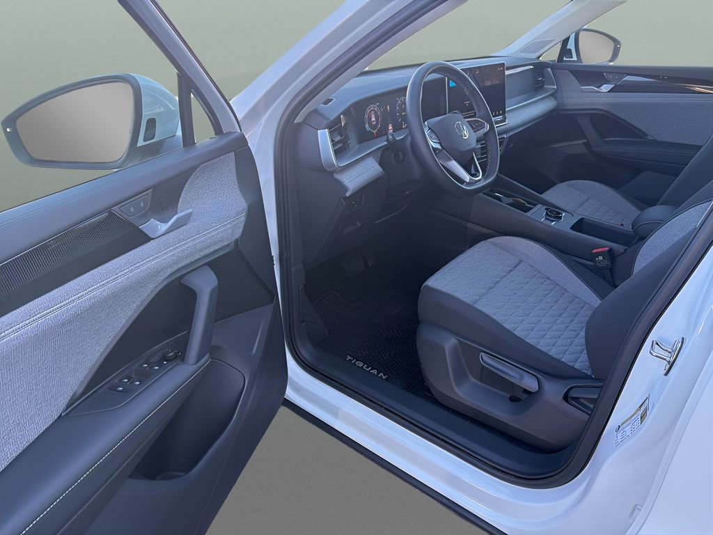 Used 2025 Volkswagen Tiguan S image 16