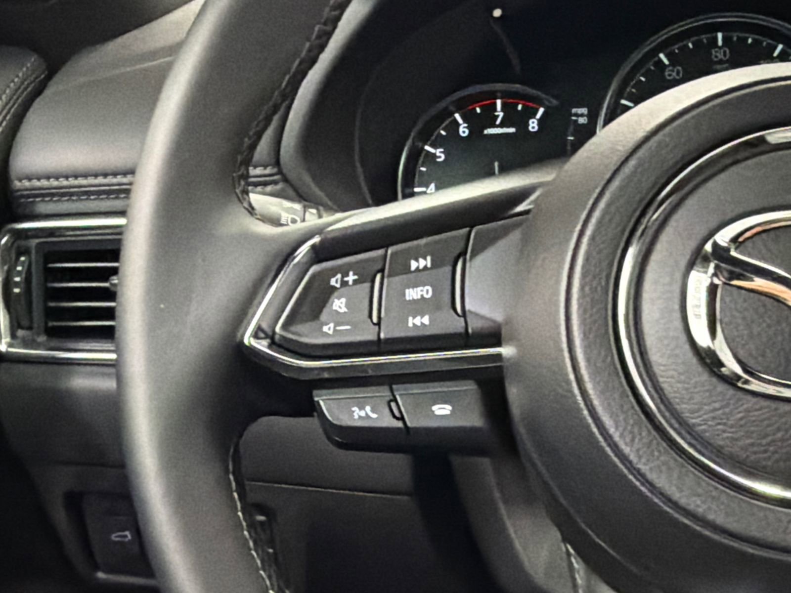 Used 2025 MAZDA CX-5 Signature AWD/4WD image 23