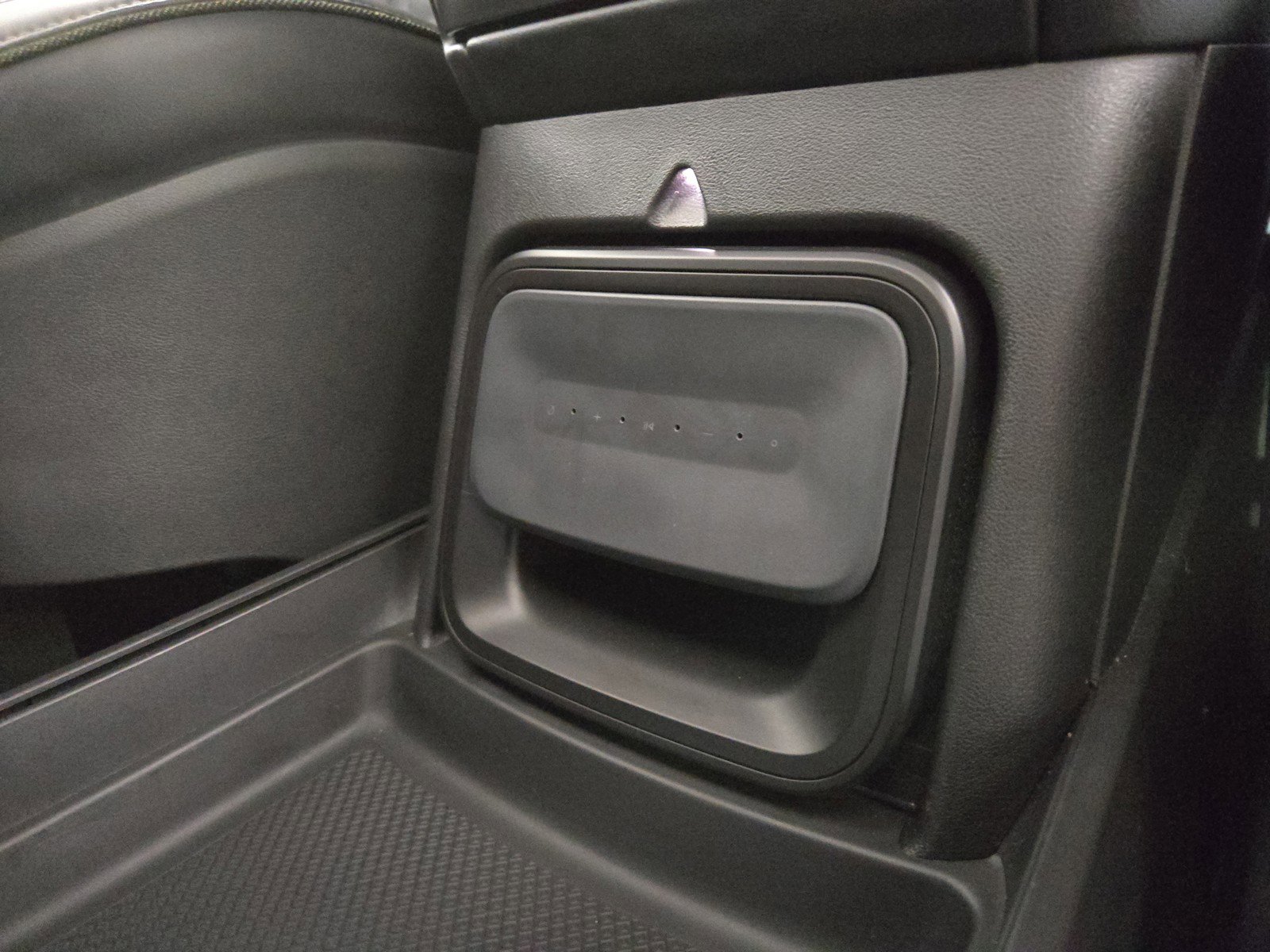 Used 2024 Rivian R1S Adventure AWD/4WD image 33