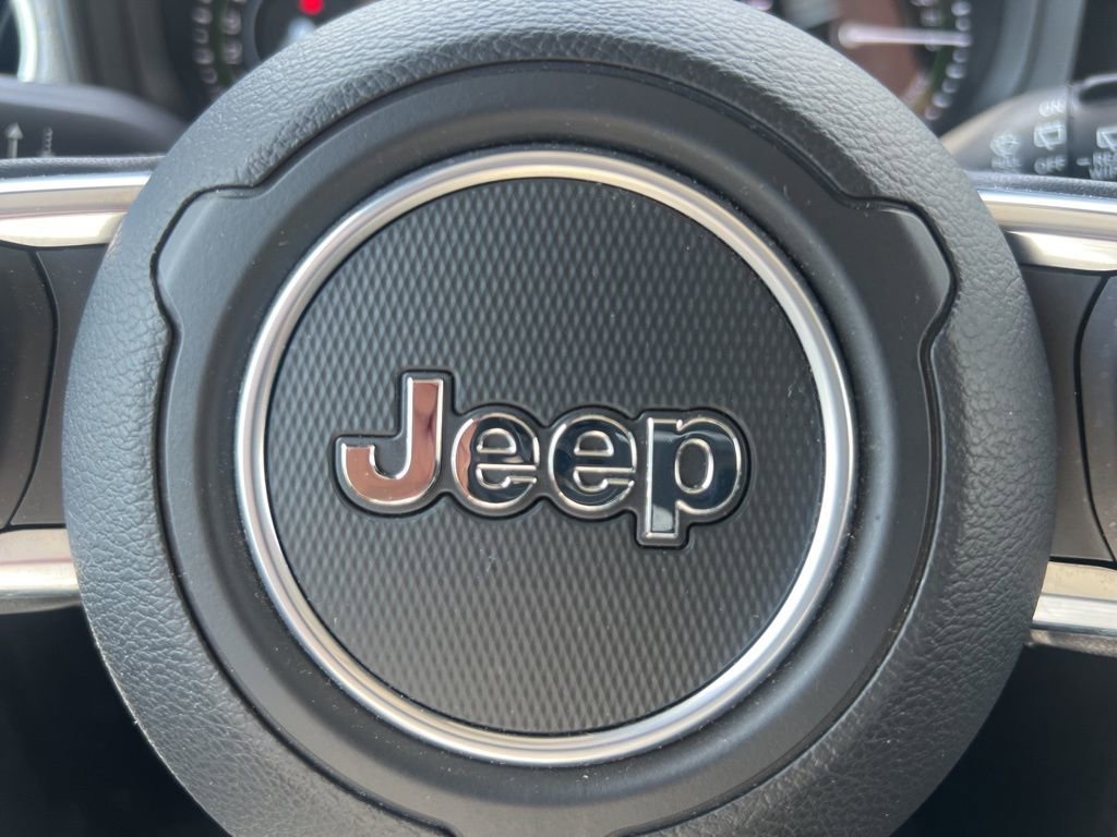 Used 2025 Jeep Wrangler Unlimited Sahara w/ Safety Group AWD/4WD image 16