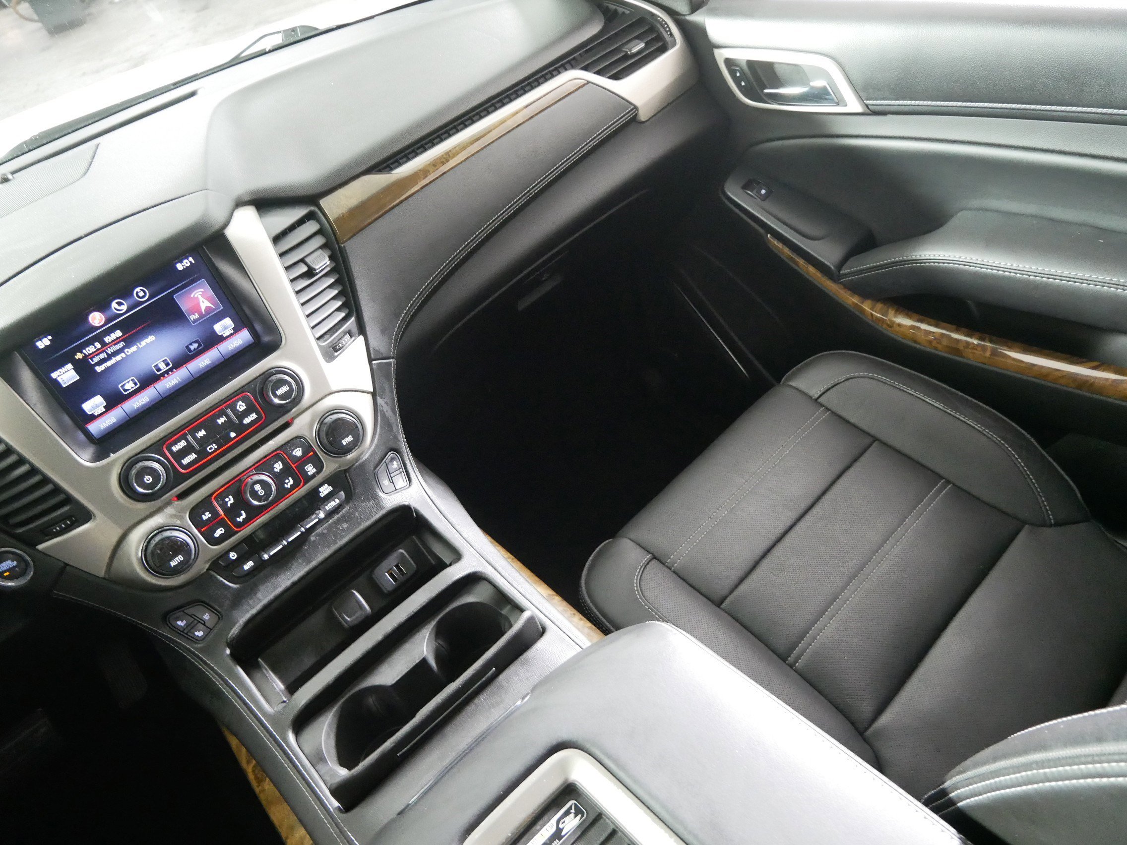 Used 2015 GMC Yukon Denali w/ Open Road Package image 11