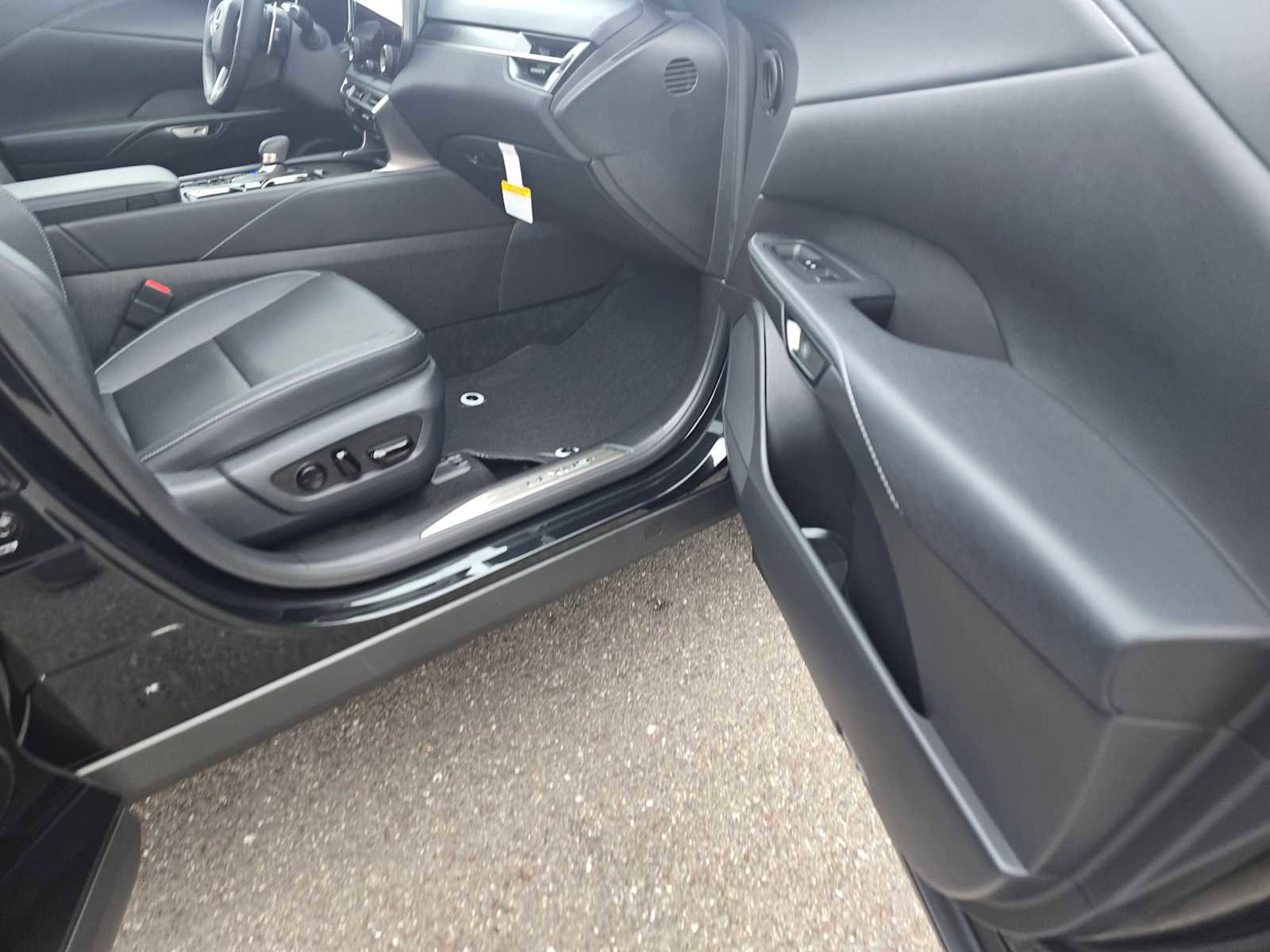 New 2026 Lexus RX 450h AWD image 10