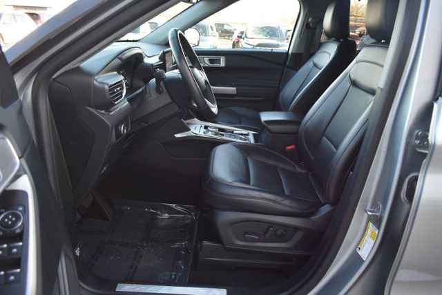 Used 2024 Ford Explorer Limited image 13