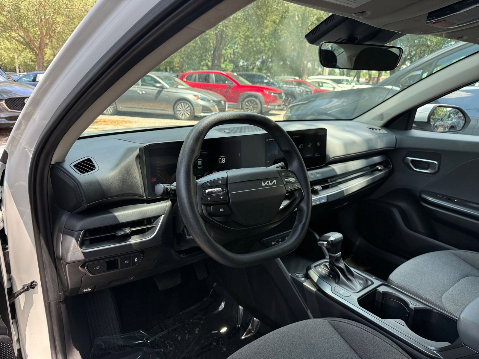 Used 2025 Kia K4 FWD image 32