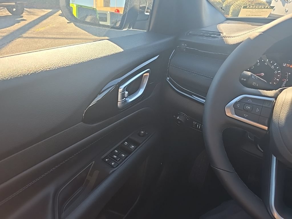 New 2026 Jeep Compass Latitude AWD/4WD image 15
