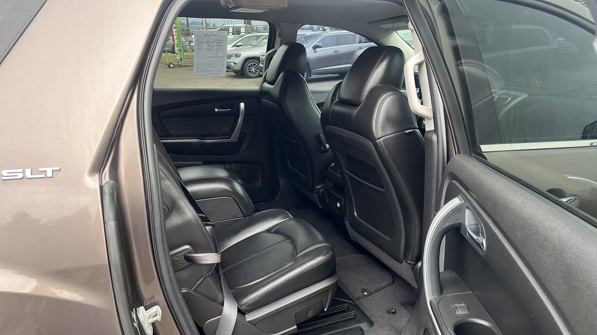 Used 2011 GMC Acadia SLT AWD/4WD image 16