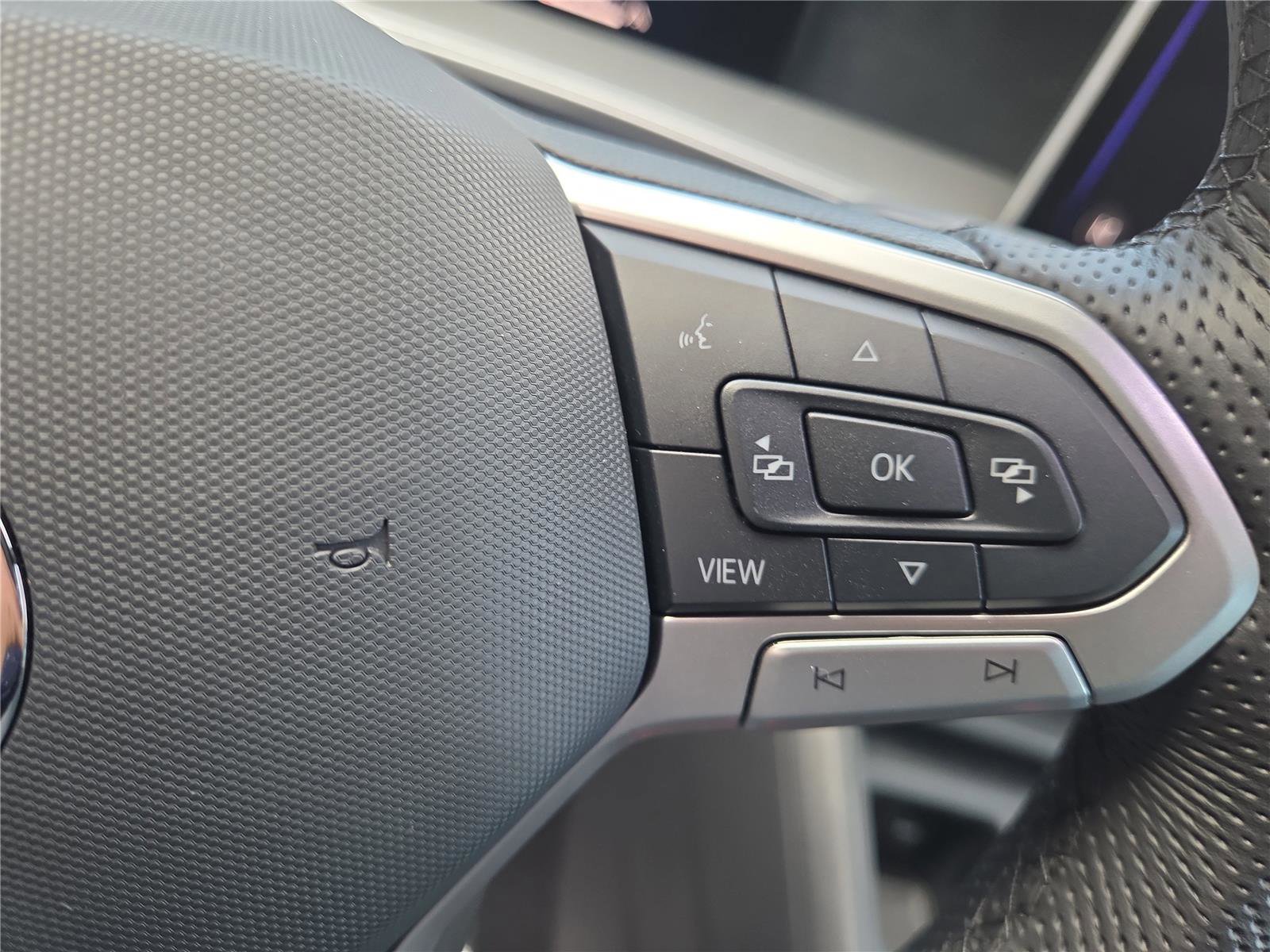 New 2025 Volkswagen Tiguan SE R-Line image 23