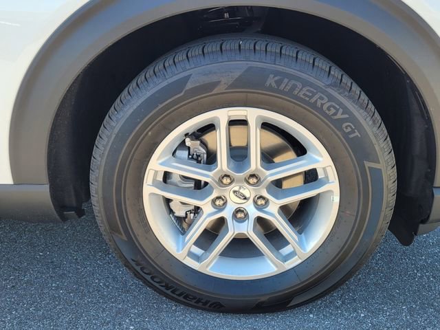 Certified 2025 Ford Explorer Active image 11