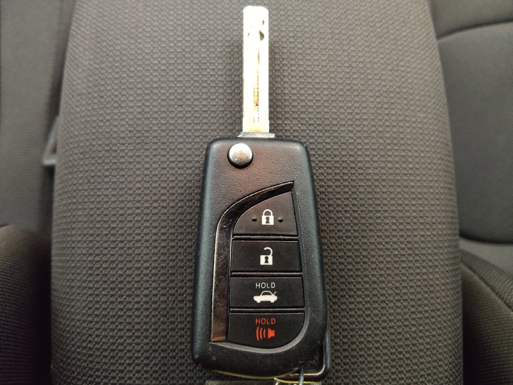 Used 2022 Toyota Corolla LE image 32