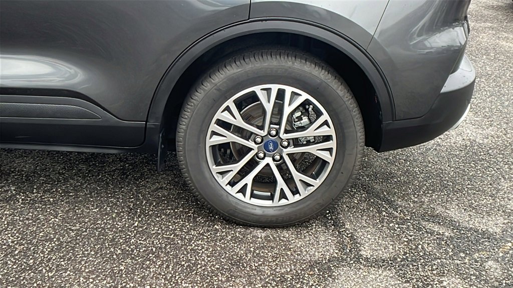 Used 2020 Ford Escape SEL image 9