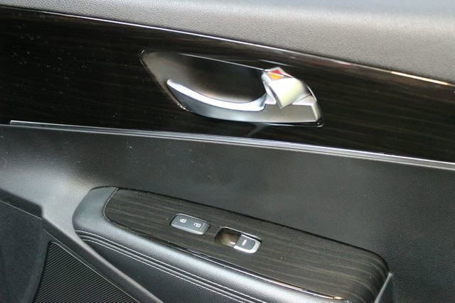 Used 2020 Kia Sorento L FWD image 9