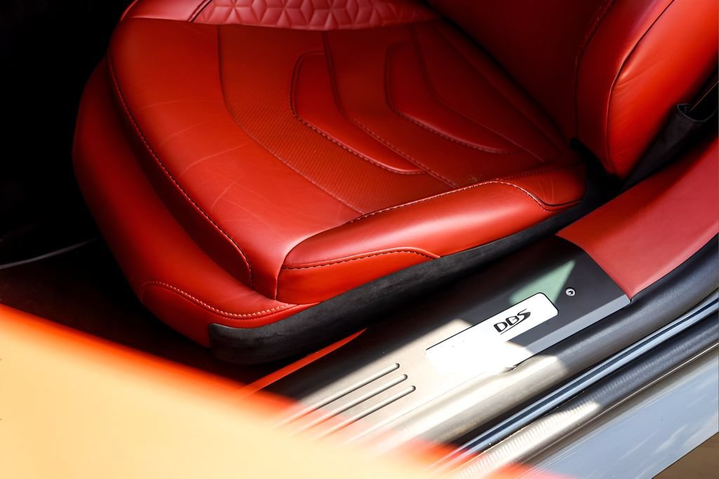 Used 2019 Aston Martin DBS Superleggera RWD image 8