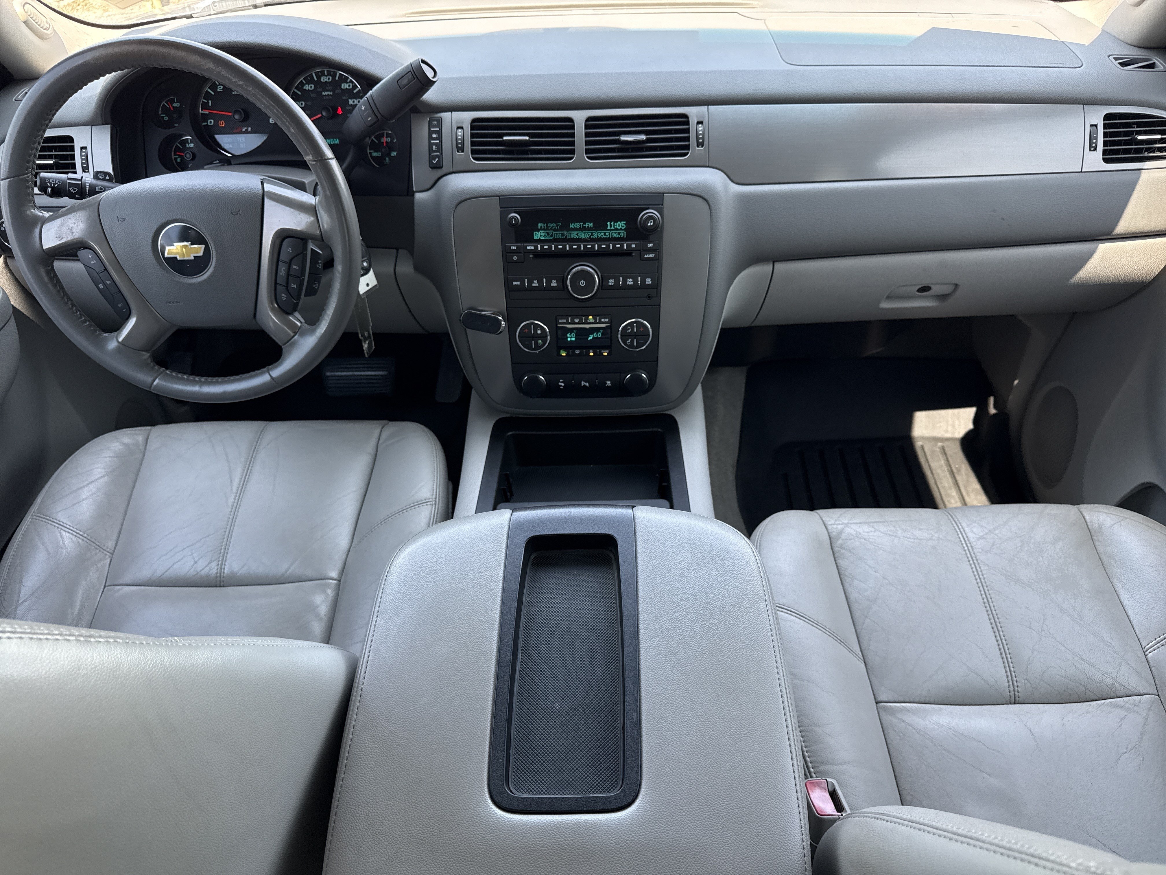 Used 2011 Chevrolet Tahoe LT w/ Luxury Package AWD/4WD image 27