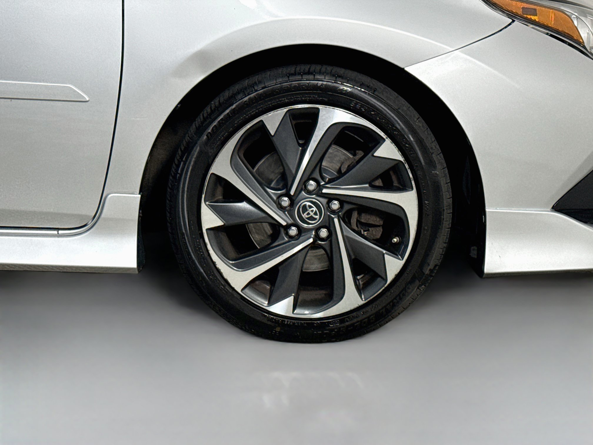 Used 2018 Toyota Corolla iM w/ All-Weather Mat Package FWD image 32