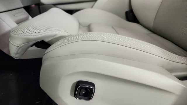 New 2026 Volvo EX90 Plus AWD/4WD image 14