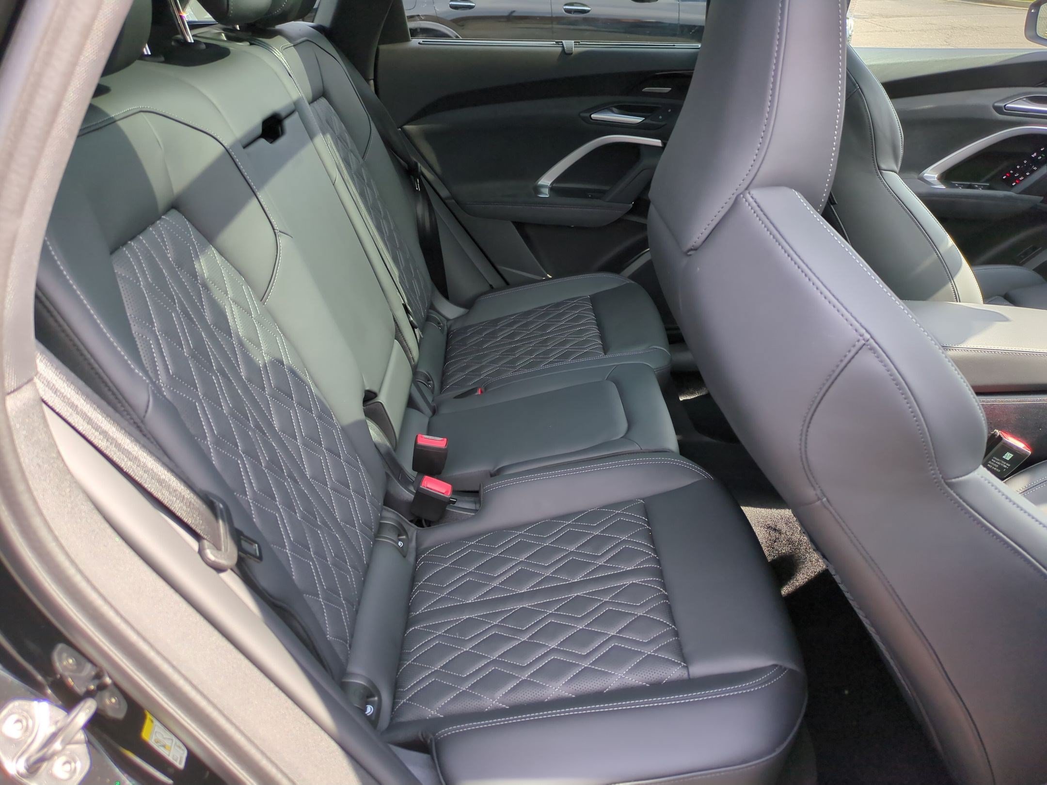 Used 2025 Audi SQ5 Prestige AWD/4WD image 34
