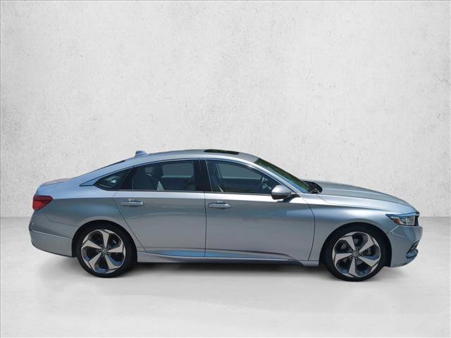 Used 2018 Honda Accord Touring image 4