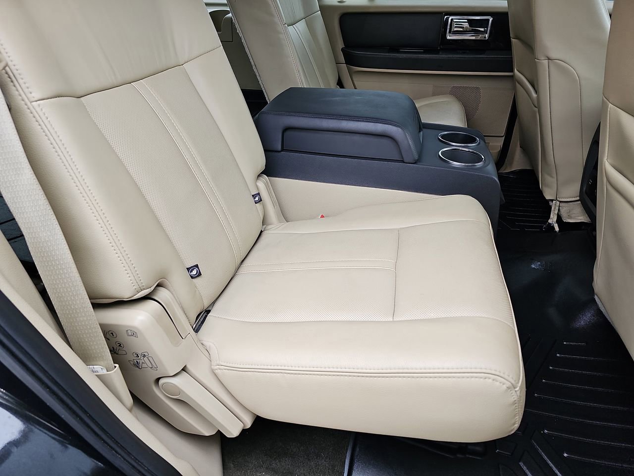 Used 2015 Lincoln Navigator 4WD w/ Equipment Group 101A Reserve image 20