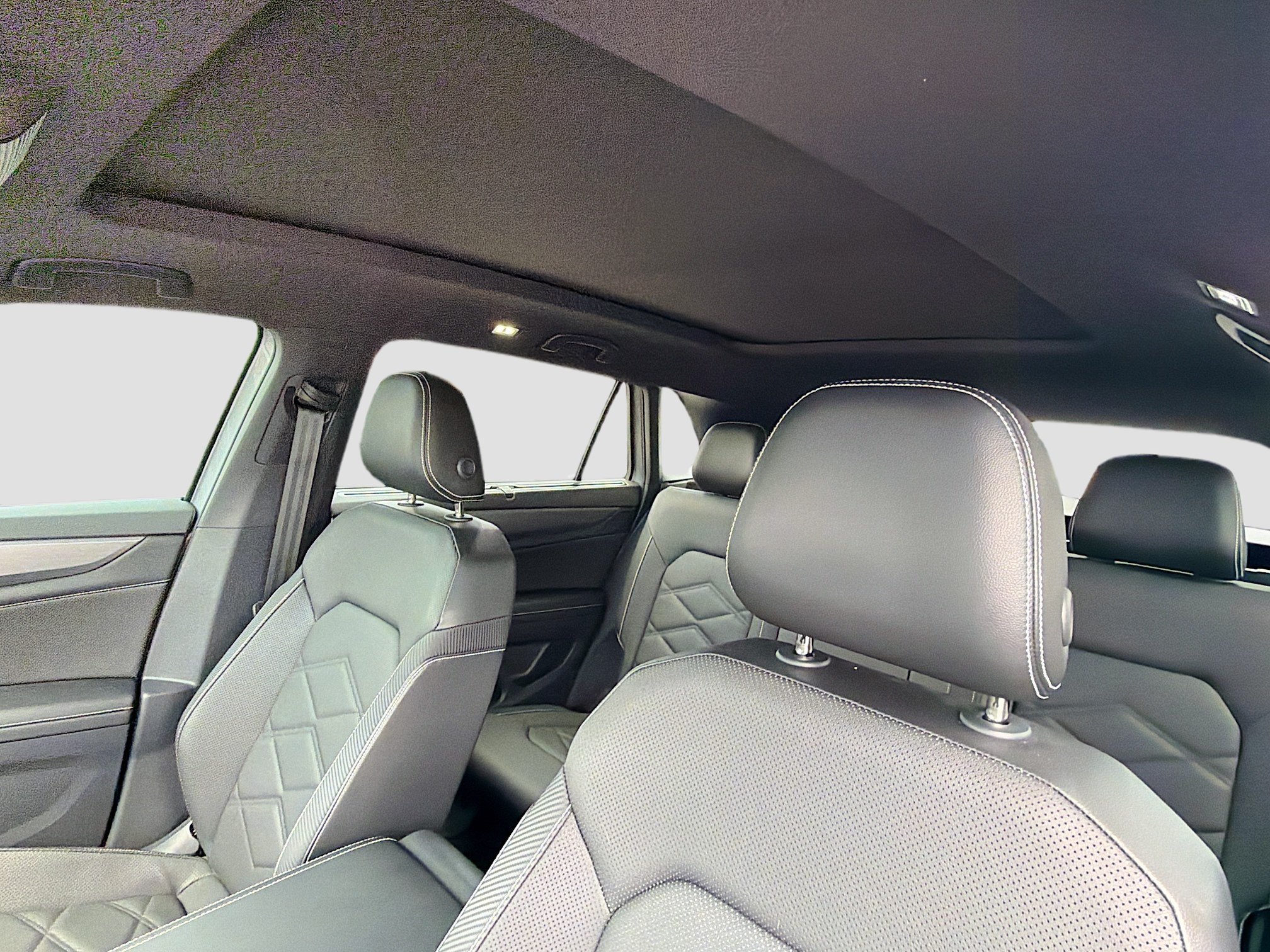 Used 2024 Volkswagen Atlas Cross Sport SE w/ Panoramic Sunroof Package AWD/4WD image 26