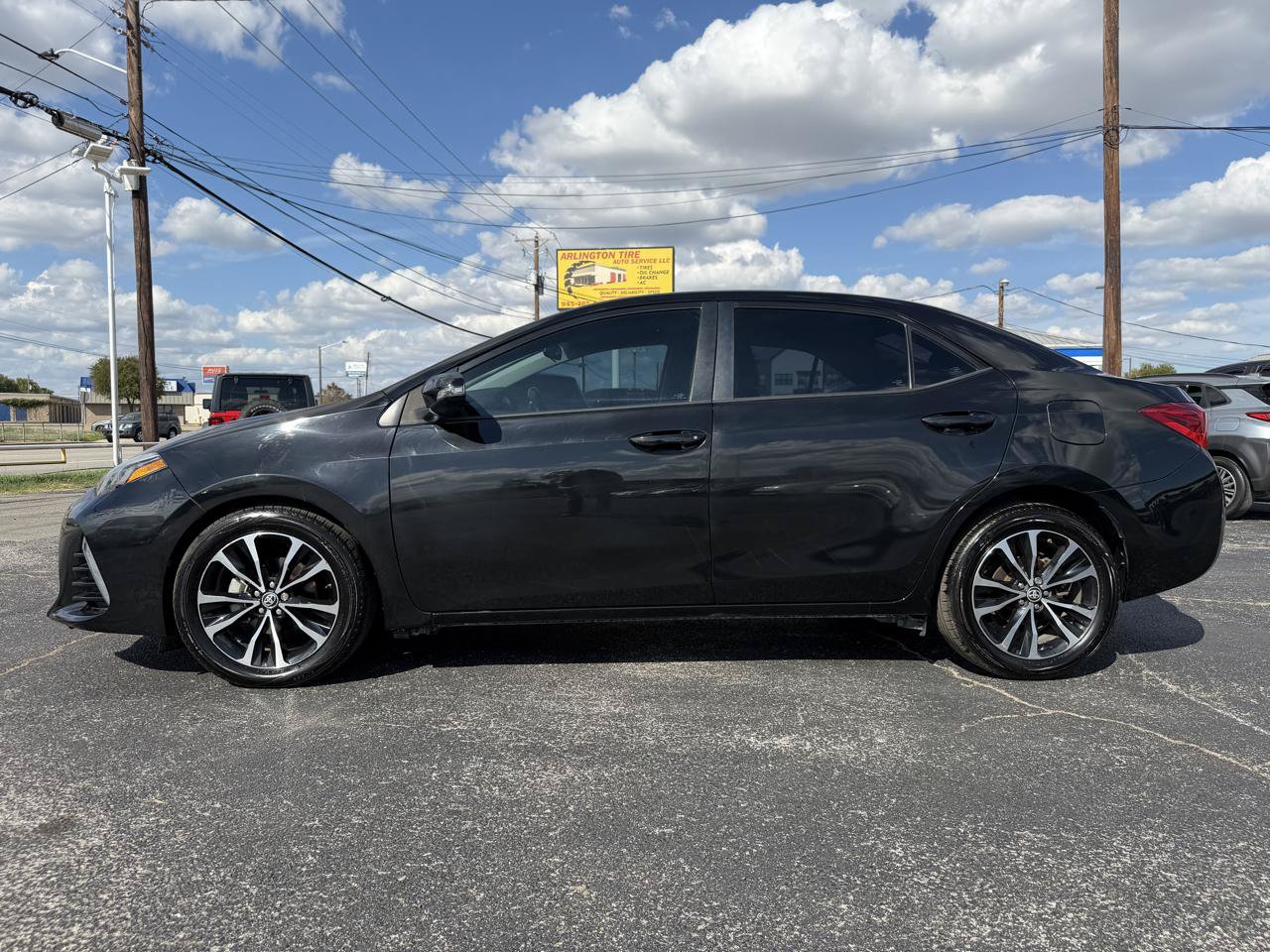 Used 2018 Toyota Corolla SE FWD image 8