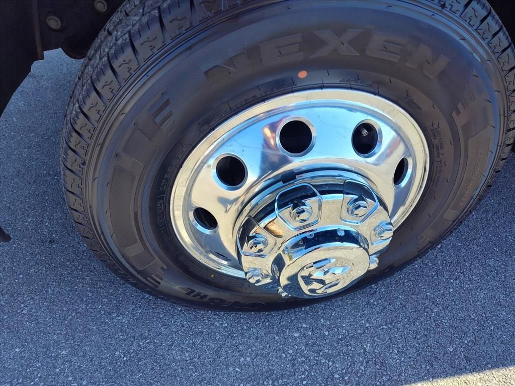 Used 2025 RAM 3500 Limited AWD/4WD image 9