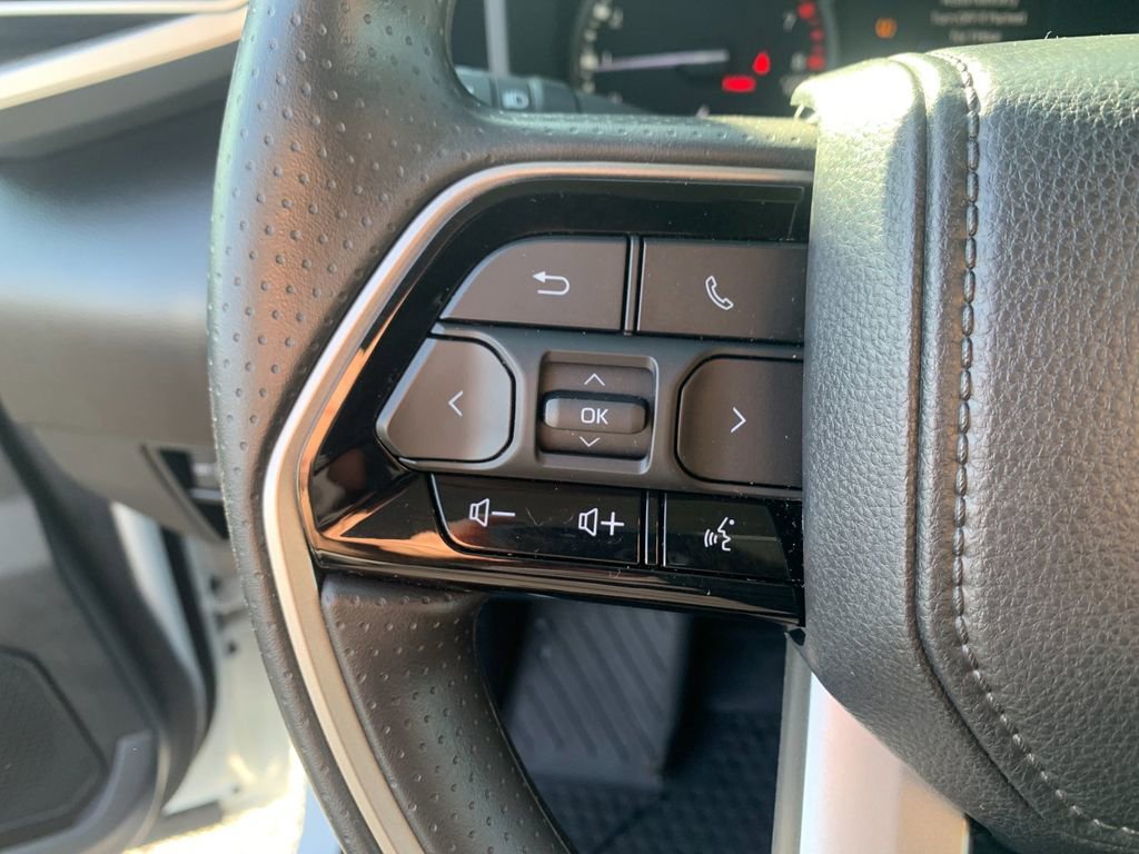 Used 2022 Toyota Tundra SR5 w/ SR5 Convenience Package image 27