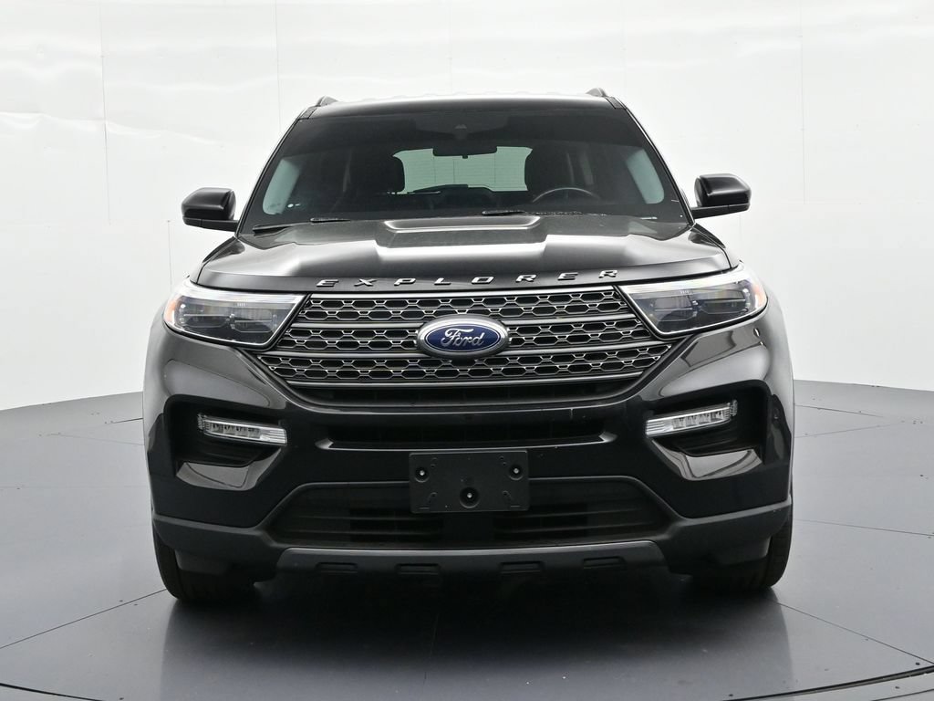 Certified 2022 Ford Explorer XLT w/ Equipment Group 202A RWD image 3