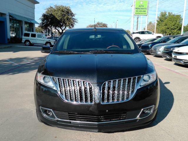 Used 2013 Lincoln MKX FWD image 2
