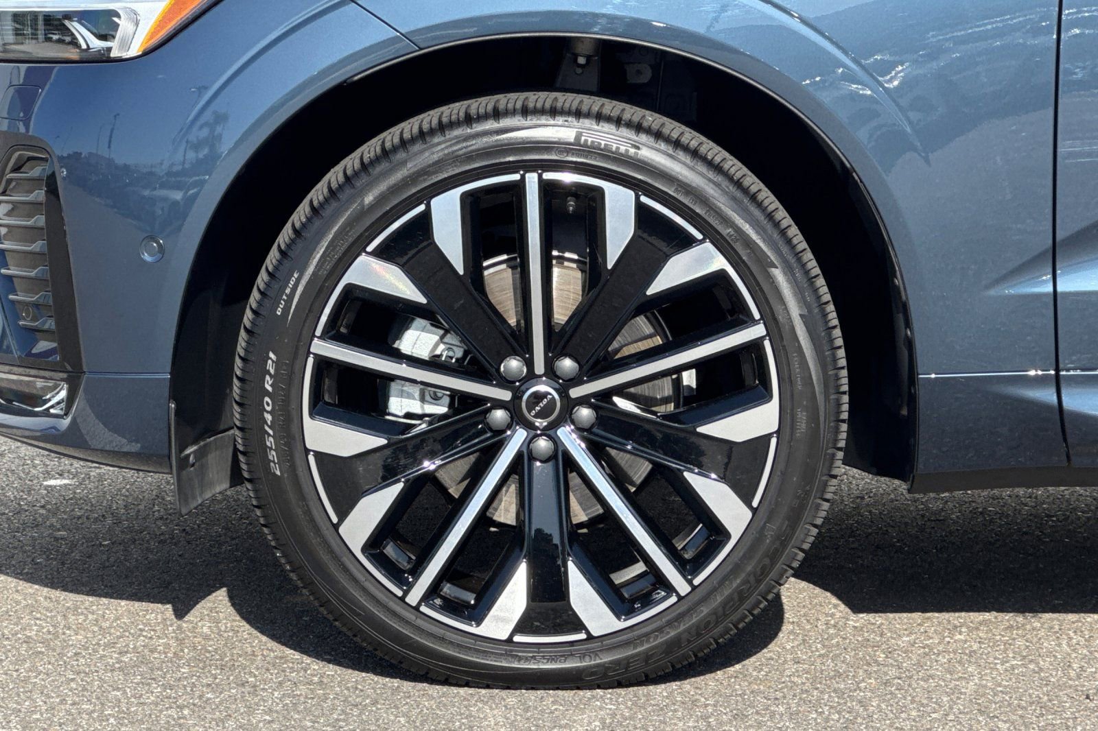 Certified 2026 Volvo XC60 B5 Ultra w/ Protection Package Premier AWD/4WD image 33