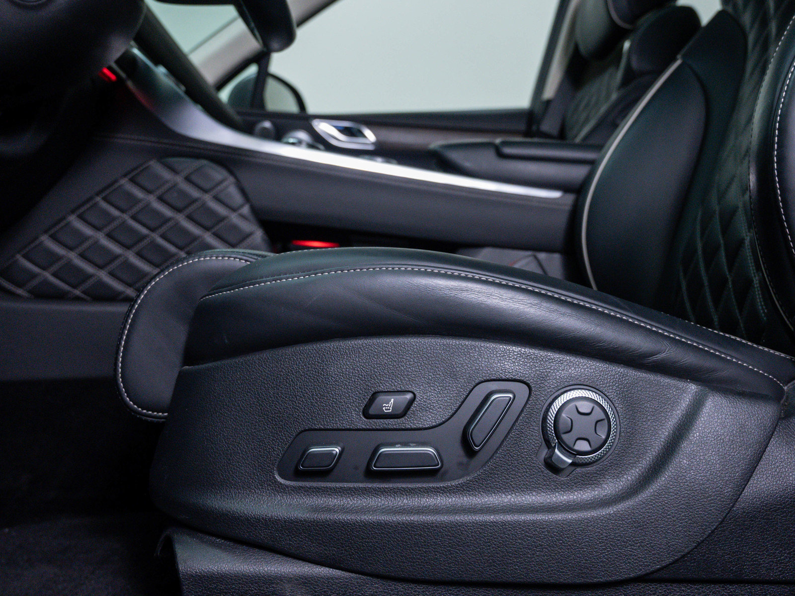 Used 2024 Genesis GV80 3.5T w/ Prestige Matte Package image 19