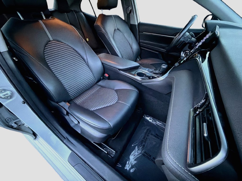 Used 2022 Toyota Camry SE FWD image 14