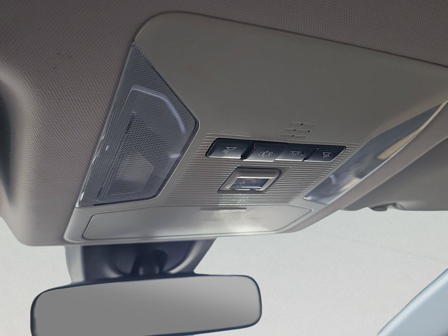 Used 2019 Toyota RAV4 LE FWD image 22