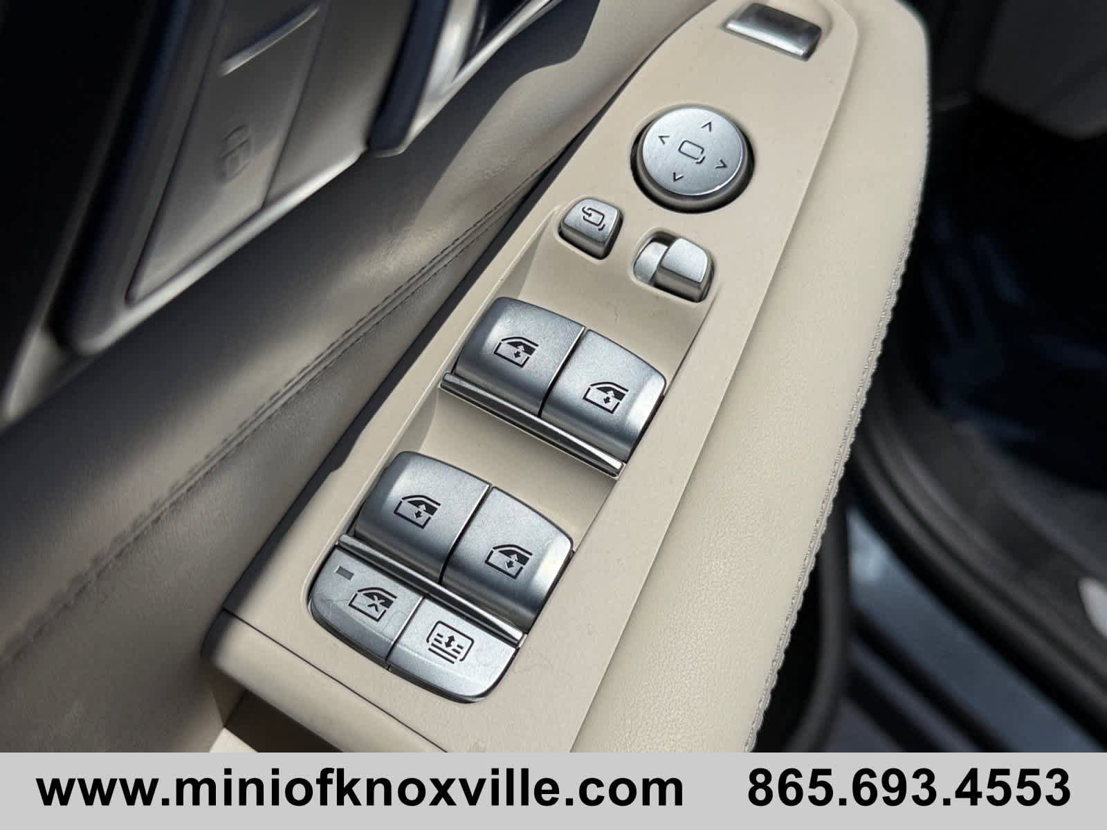 Used 2022 BMW X7 xDrive40i w/ M Sport Package AWD/4WD image 14