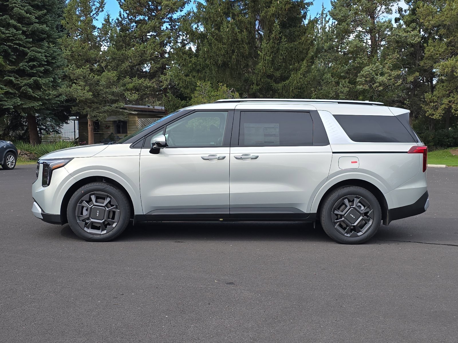 New 2026 Kia Carnival EX image 7