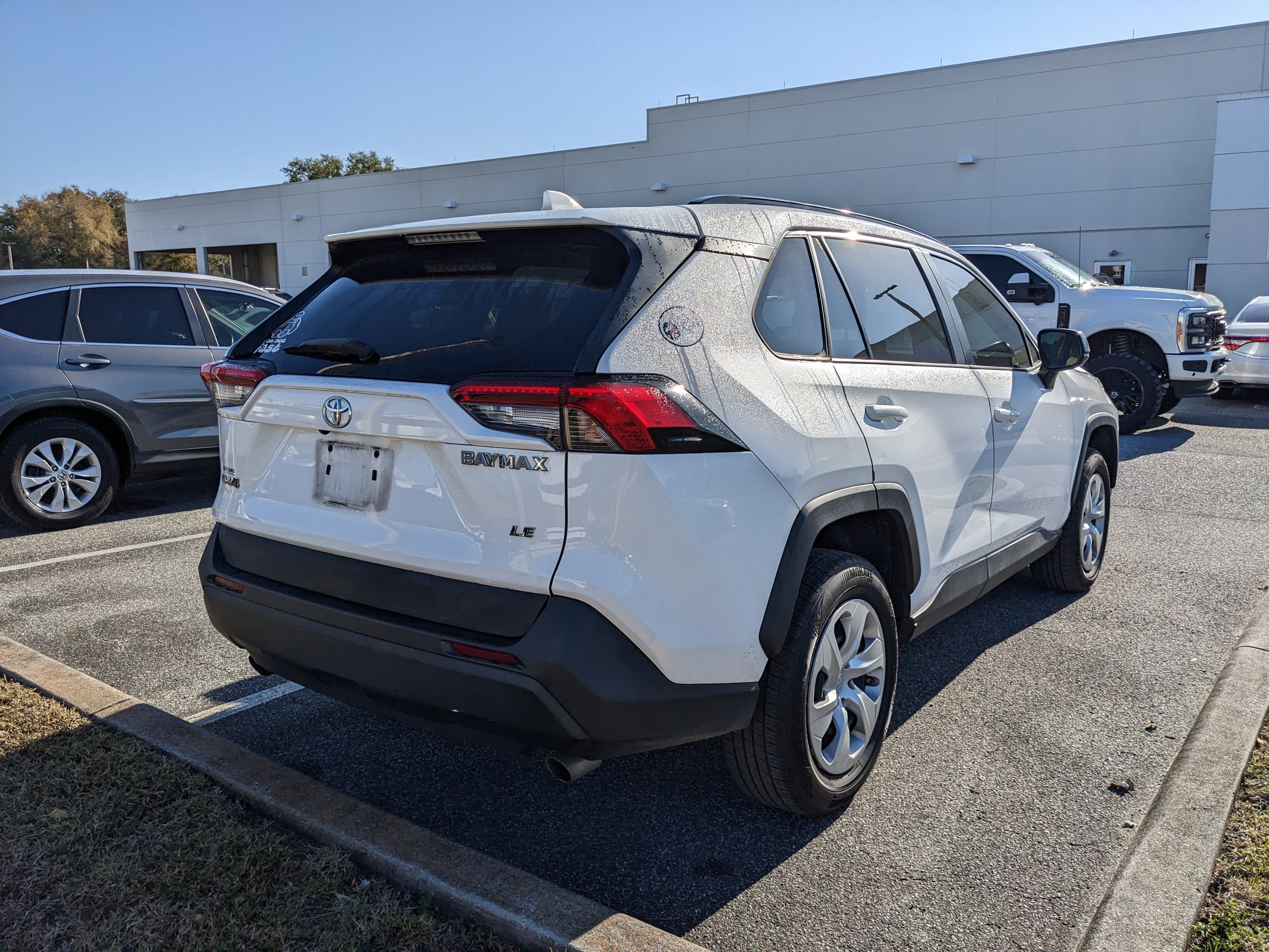Used 2020 Toyota RAV4 LE image 18