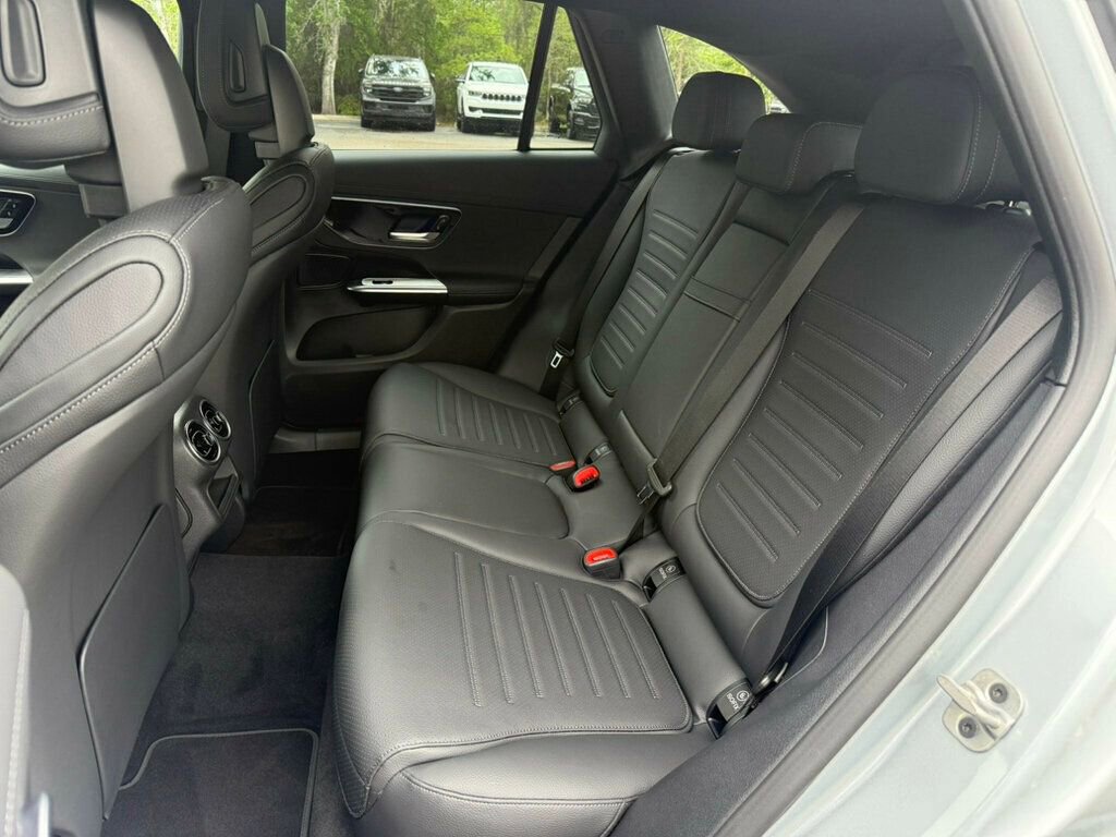 Used 2026 Mercedes-Benz GLC 300 image 7